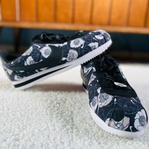Womens Classic Cortez LX Black/White Floral SZ 10